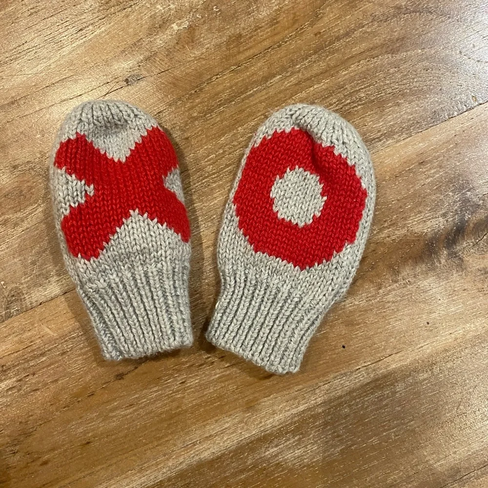 GAP “X and O” 6-12 Month Mittens